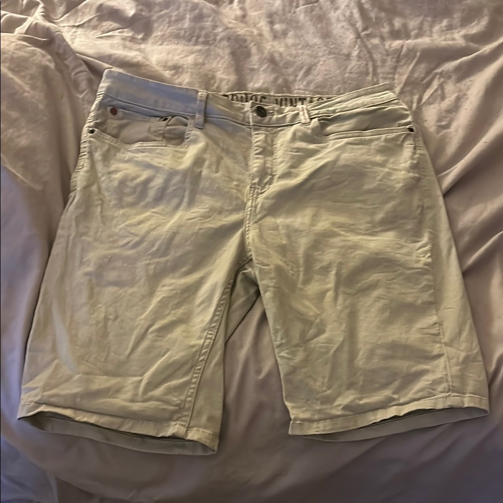 Men's Cream Cargo Shorts